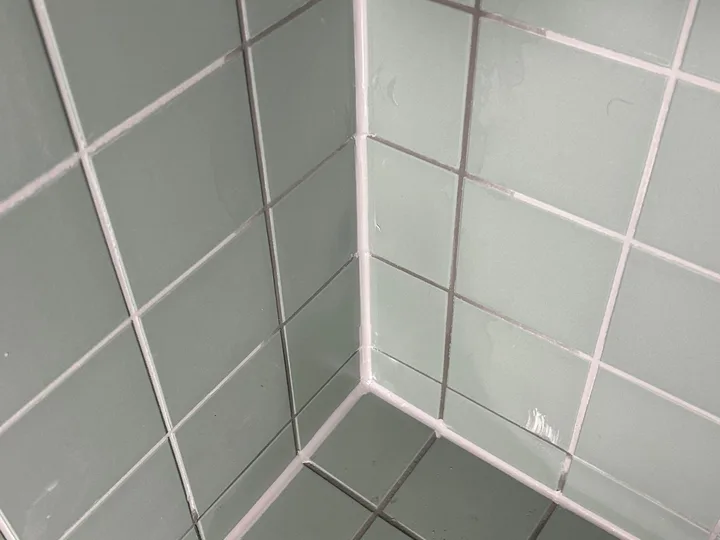 Badkamer project 6 - kitwerk door Kitwerkvernieuwen.nl in Veghel, Noord-Brabant